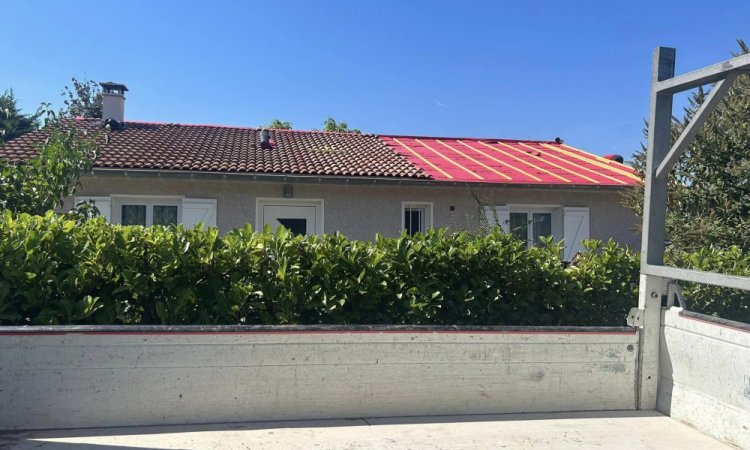 Réfection complète de toiture avec dépose et évacuation de 200 m² de tulles à Vaulx-Milieu