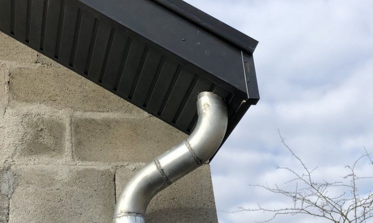 Sadin Toiture Bois Pose de gouttières Vaulx-Milieu