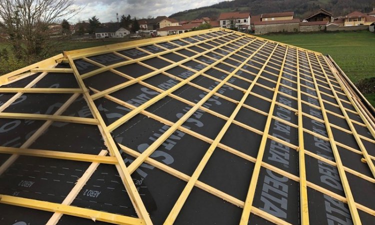 Sadin Toiture Bois Charpente bois sous tuiles Vaulx-Milieu